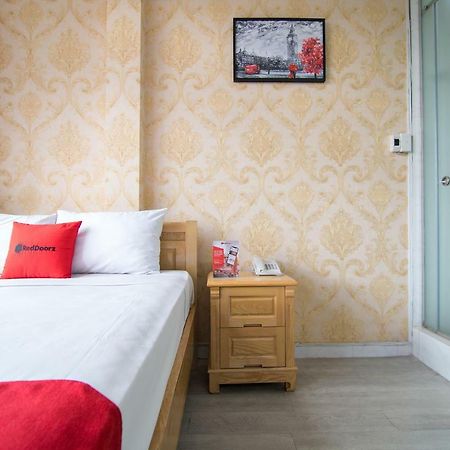 Готель Reddoorz @ Pham Ngu Lao Street 4 Хошимін Екстер'єр фото