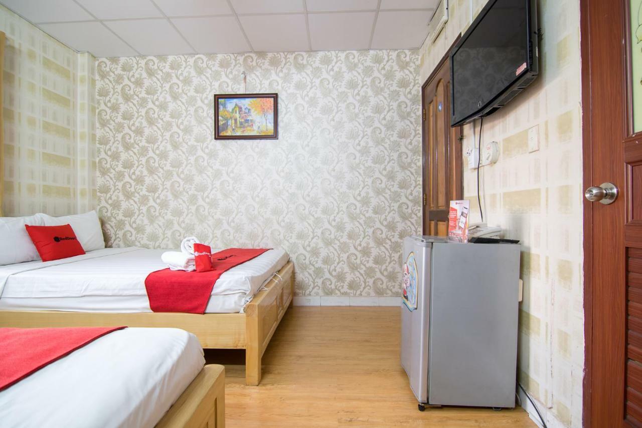 Готель Reddoorz @ Pham Ngu Lao Street 4 Хошимін Екстер'єр фото