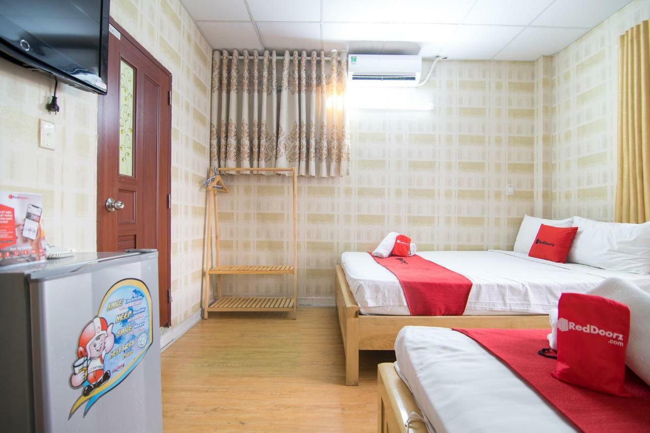 Готель Reddoorz @ Pham Ngu Lao Street 4 Хошимін Екстер'єр фото