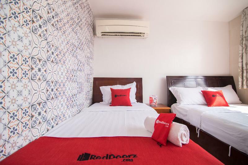 Готель Reddoorz @ Pham Ngu Lao Street 4 Хошимін Екстер'єр фото